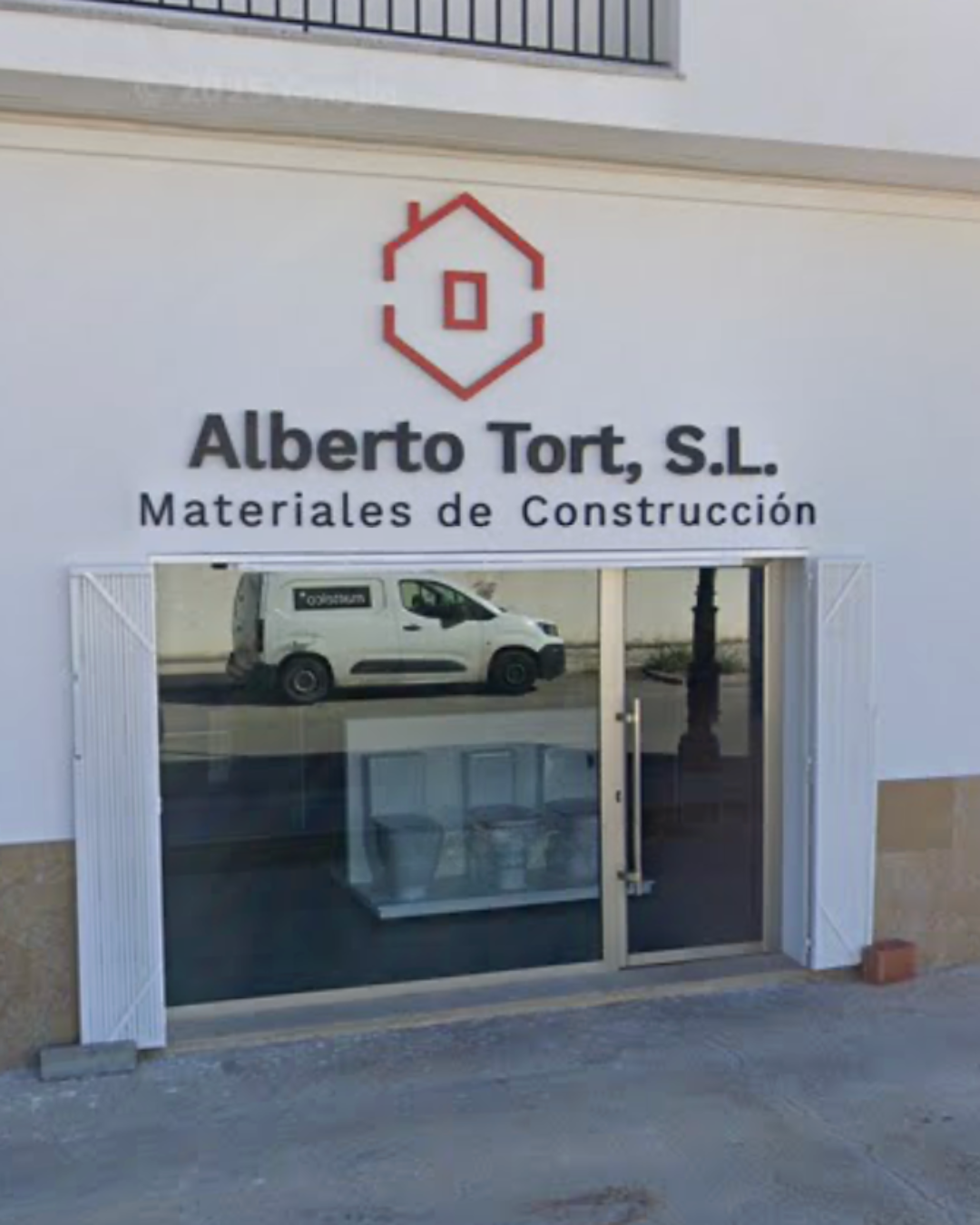 Tienda de construcción en Navajas